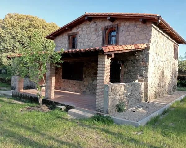 Finca rústica de 1,1 ha en venta en Cáceres