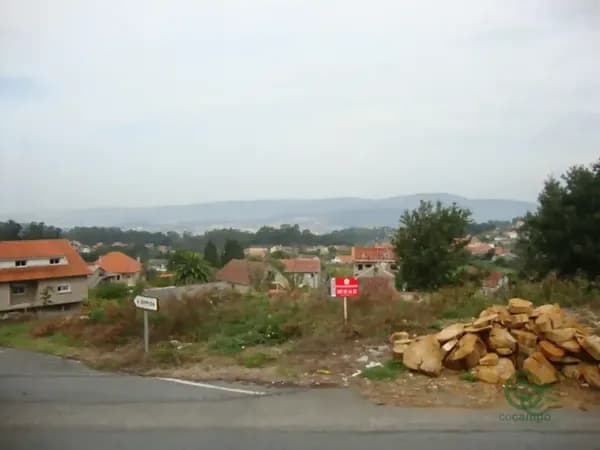 Finca agrícola de 0,08 ha en venta en Pontevedra, Pontevedra