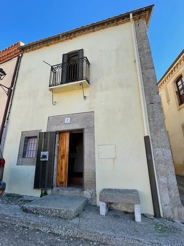 Casa de 0,012 ha en venta en Ledesma, Salamanca