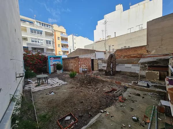 Terreno urbano de 0,022 ha en venta en Torrevieja, Alicante