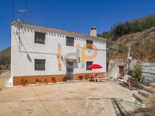 Finca agrícola de 0,7 ha en venta en Cantoria, Almeria