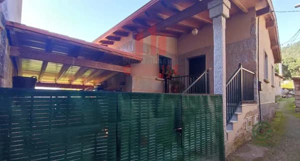 Casa de 0,0113 ha en venta en Ourense, Orense