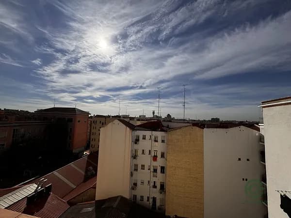 Casa de 0,0085 ha en venta en Madrid, Madrid