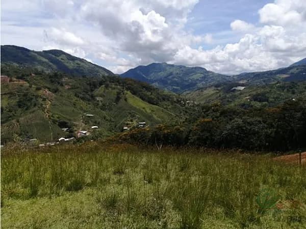 Terreno urbano de 0,215 ha en venta en Antioquia