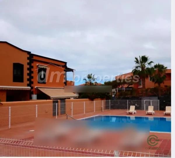 Casa de 0,0279 ha en venta en Adeje, Sta.cruz tener.