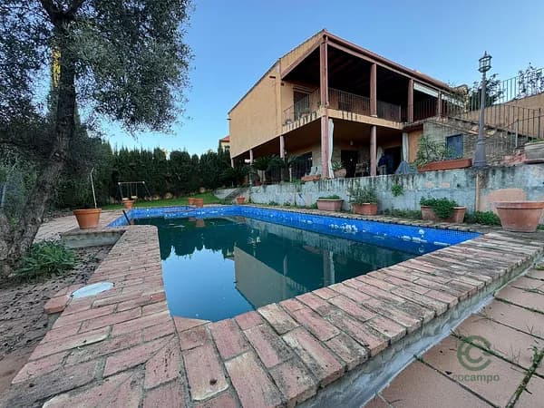 Casa de 0,09 ha en venta en Montequinto, Sevilla