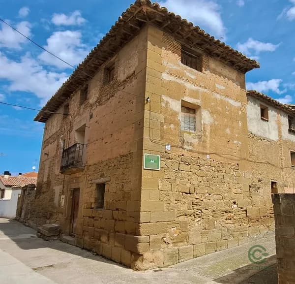 Casa de 0,0579 ha en venta en Huesca, Huesca