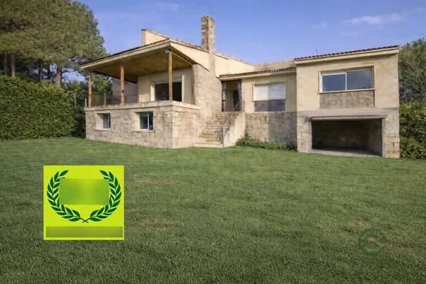 Casa de 0,118 ha en venta en Pedrezuela, Madrid