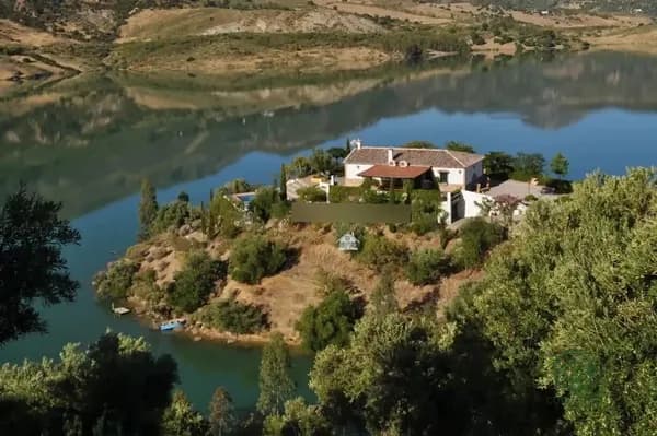 Finca de recreo de 3,8 ha en venta en El gastor, Cadiz