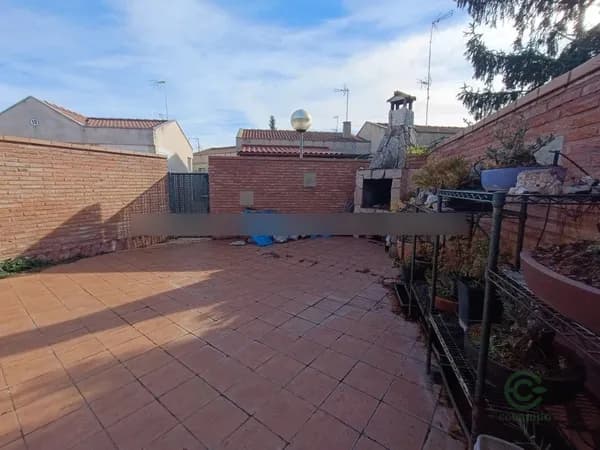 Casa de 0,01 ha en venta en Nalda, La rioja