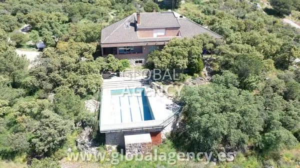 Finca rústica de 11 ha en venta en Madrid