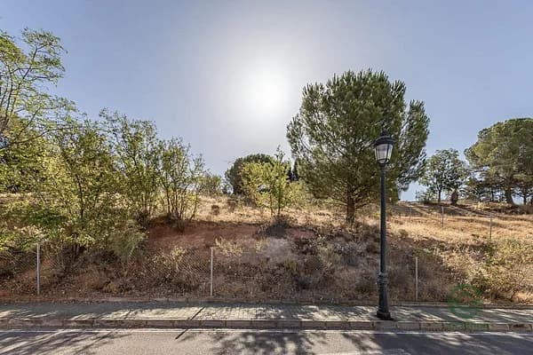 Terreno urbano de 0,06 ha en venta en Otura, Granada