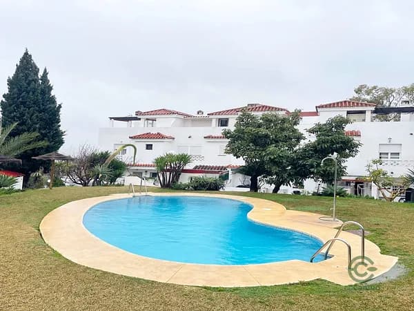 Casa de 0,0093 ha en venta en Mijas, Málaga