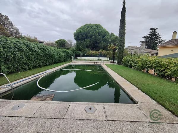 Casa de 0,11 ha en venta en El molar, Madrid