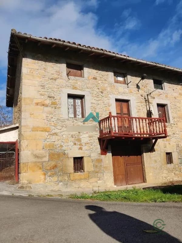 Finca rústica de 0,36 ha en venta en Barcena de cicero, Cantabria