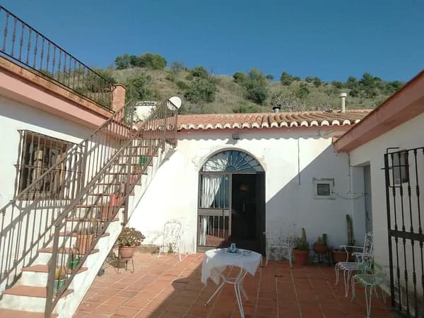 Finca rústica de 2,266 ha en venta en Málaga, Malaga