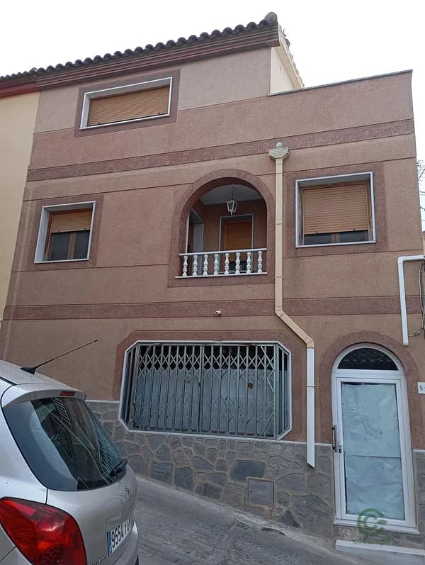 Casa de 0,027 ha en venta en Macael, Almeria