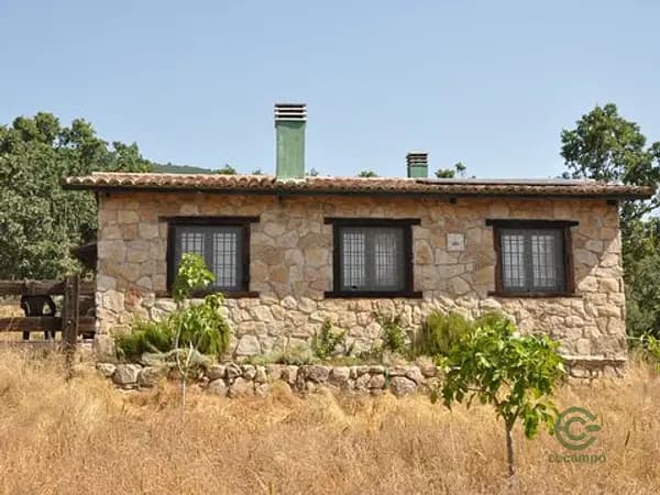 Finca rústica de 13 ha en venta en Madrid