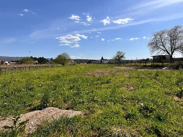Finca agrícola de 0,2 ha en venta en Vedra, La coruna