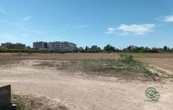 Finca de recreo de 0,422 ha en venta en Deltebre, Tarragona