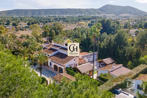 Casa de 0,32 ha en venta en Alicante