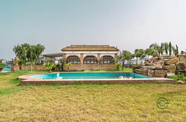 Finca de recreo de 0,15 ha en venta en Cádiz