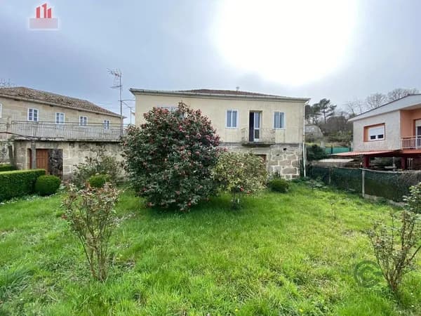 Casa de 0,1 ha en venta en Cartelle, Orense