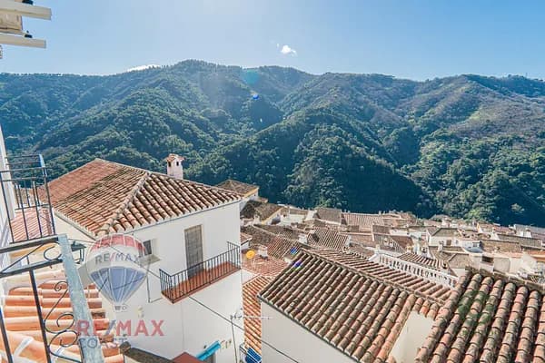 Casa de 0,0216 ha en venta en Jubrique, Malaga