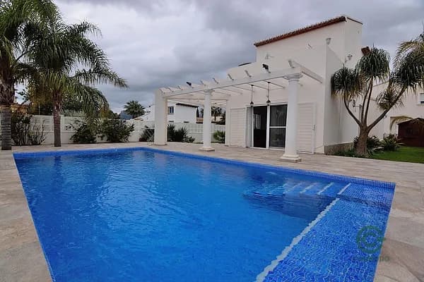 Casa de 0,099 ha en venta en Calpe, Alicante
