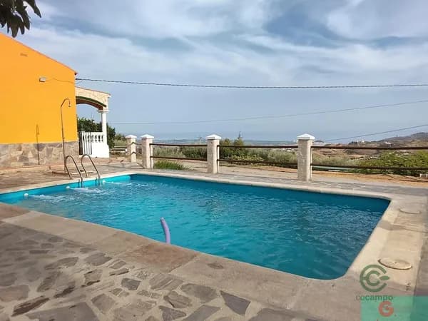 Casa de 0,012 ha en venta en Molvízar, Granada