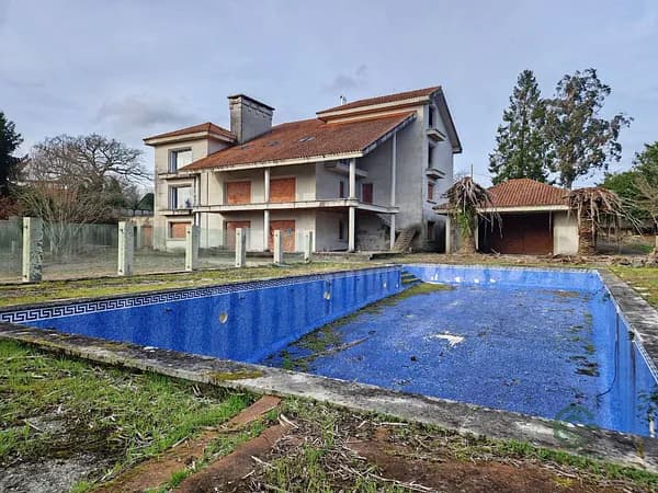 Casa de 0,6451 ha en venta en Teo, La coruña
