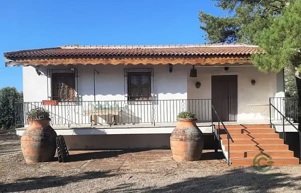 Finca rústica de 0,5 ha en venta en Quesada, Jaén