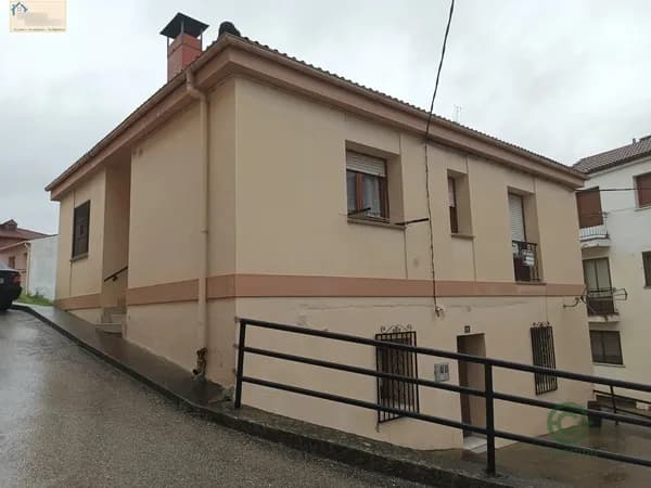 Casa de 0,015 ha en venta en Soria