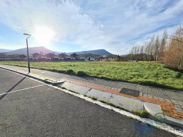 Terreno urbano de 0,08 ha en venta en Amurrio, Álava