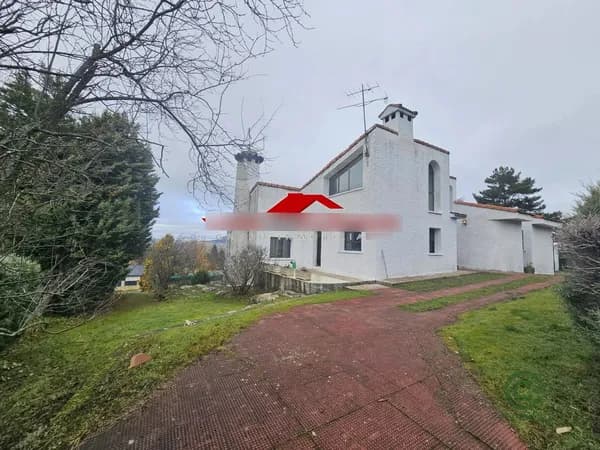 Casa de 0,12 ha en venta en Segovia