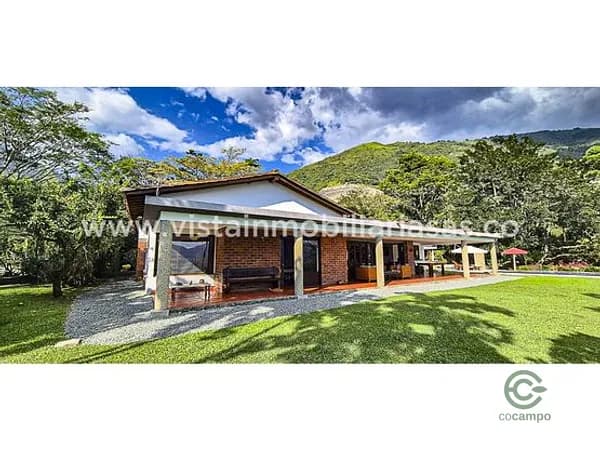 Finca rústica de 2,7 ha en venta en Antioquia