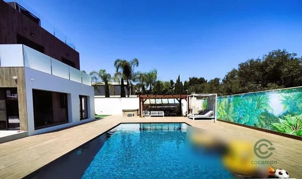 Casa de 0,1 ha en venta en Cabo roig, Alicante