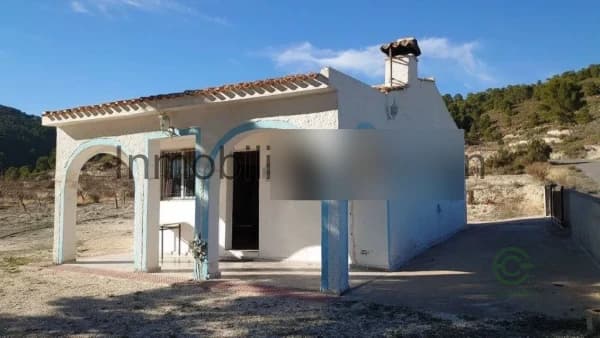 Finca de recreo de 0,98 ha en venta en Relleu, Alicante