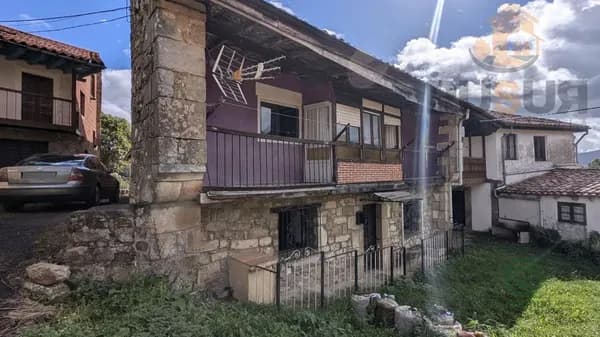 Casa de 0,024 ha en venta en Corvera de toranzo, Cantabria