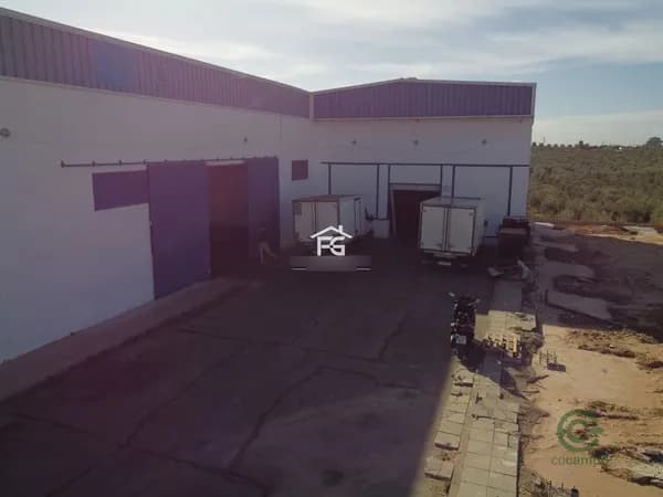 Nave industrial de 0,12 ha en venta en Pilas, Sevilla