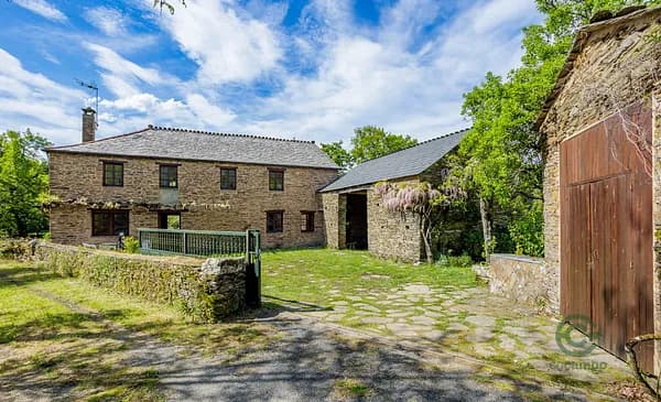 Finca rústica de 0,4 ha en venta en Outeiro de rei, Lugo