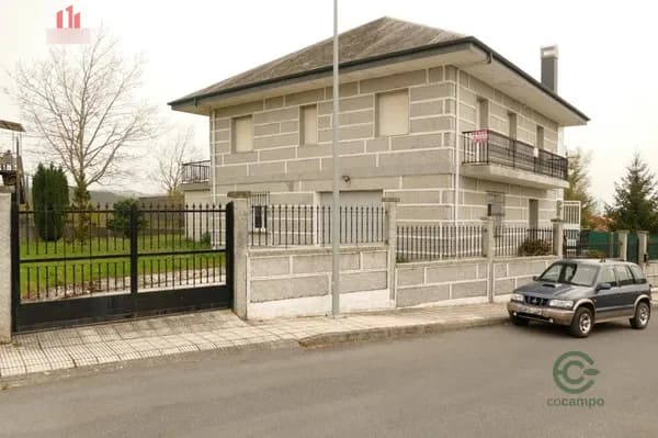 Casa de 0,0591 ha en venta en Nogueira de ramuin, Orense