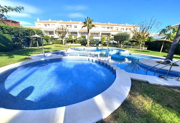 Casa de 0,018 ha en venta en Alicante, Alicante
