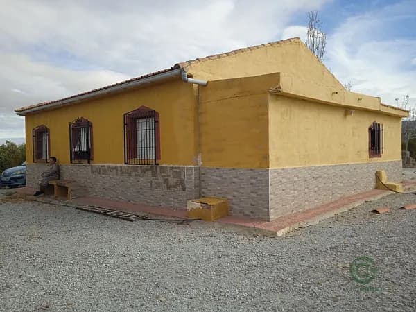 Finca rústica de 8 ha en venta en Freila, Granada
