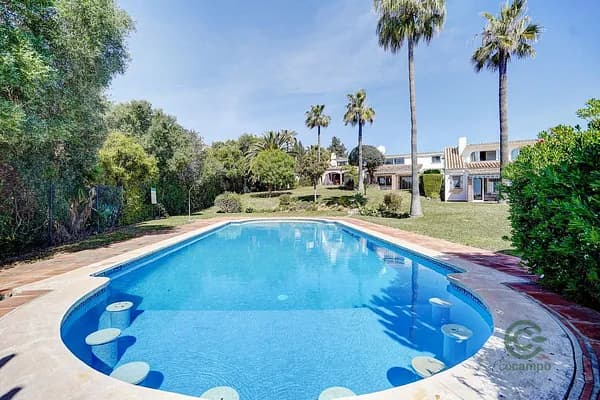 Casa de 0,042 ha en venta en Marbella, Malaga