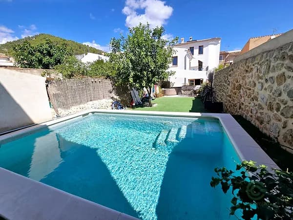 Casa de 0,0299 ha en venta en Alaró, Baleares