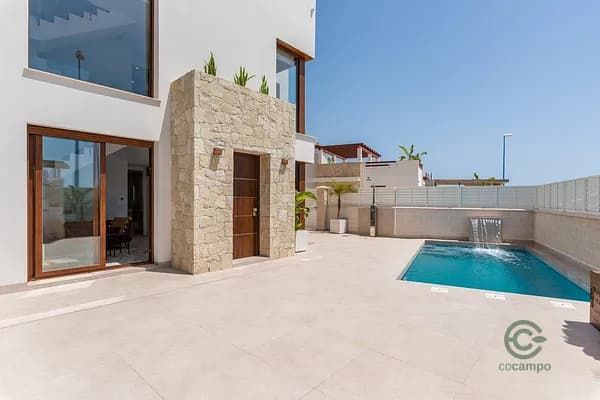 Casa de 0,0227 ha en venta en Vera, Almeria