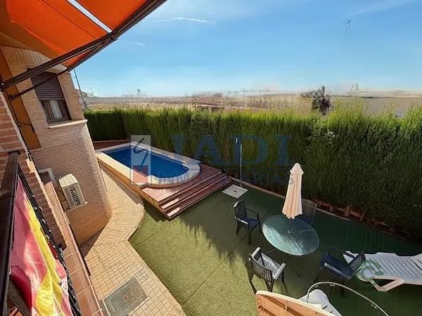 Casa de 0,0502 ha en venta en Valdepeñas, Ciudad real