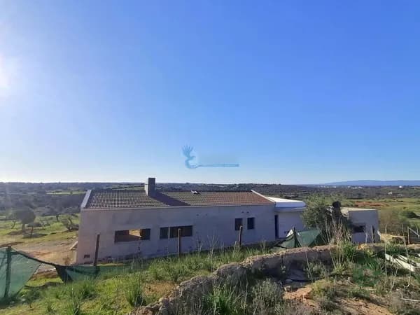 Finca rústica de 12,8 ha en venta en Algoz, Algarve