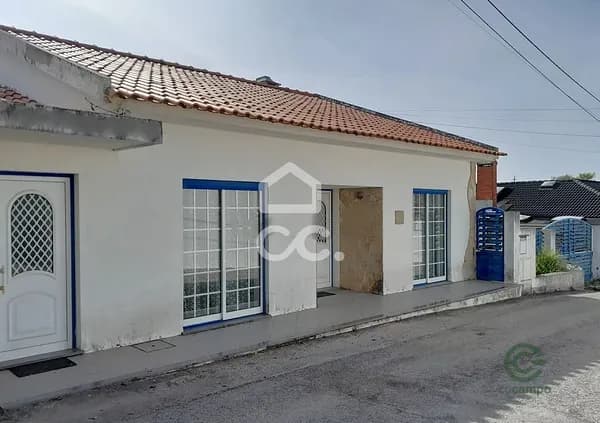 Casa de 0,0704 ha en venta en Pataias e martingança, Leiria